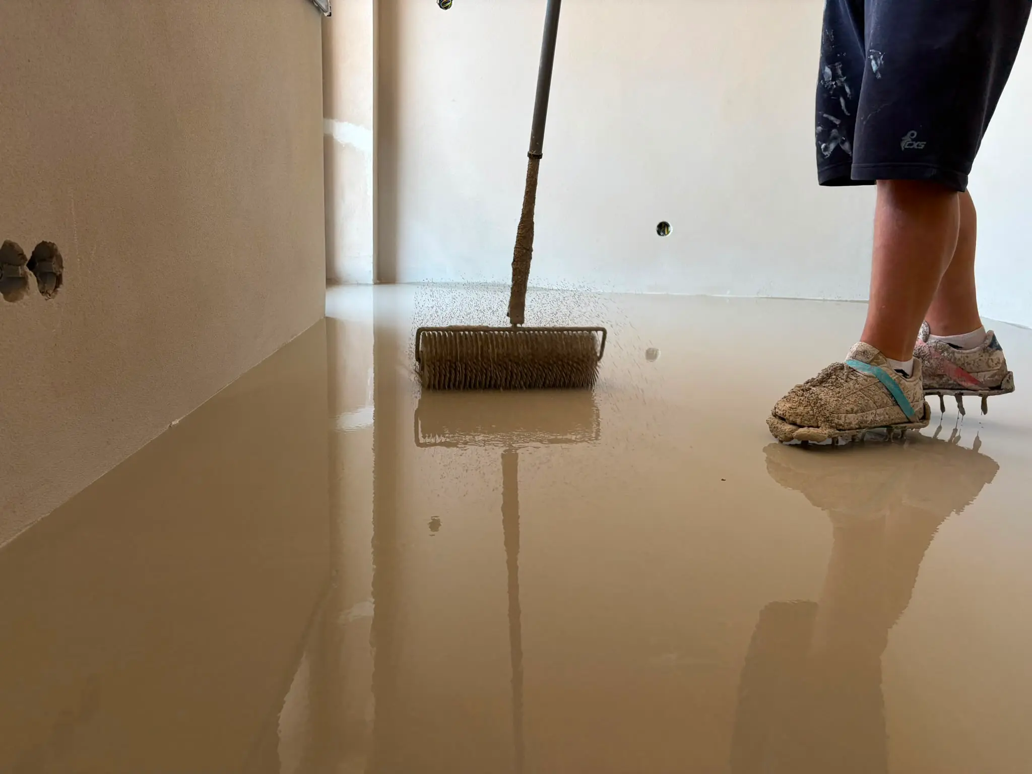 Nivelizácia podláh pred montážou podlahovej krytiny
